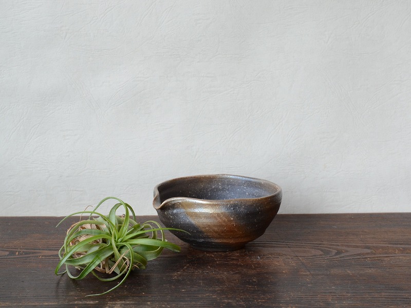 23198]青備前ゆら片口（QuietHouse）｜備前焼わかくさ